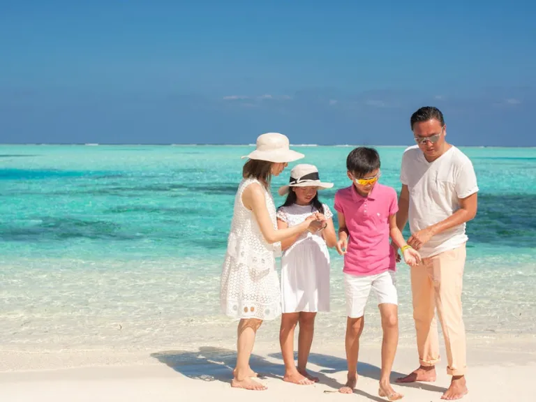 Paket tur keluarga hotel dan transport