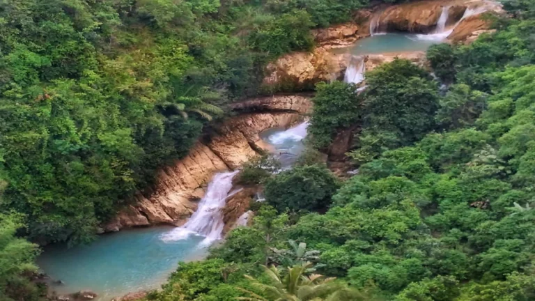 Wisata Alam Air Terjun Tersembunyi