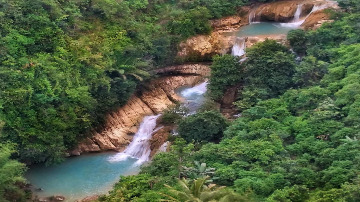 Wisata Alam Air Terjun Tersembunyi
